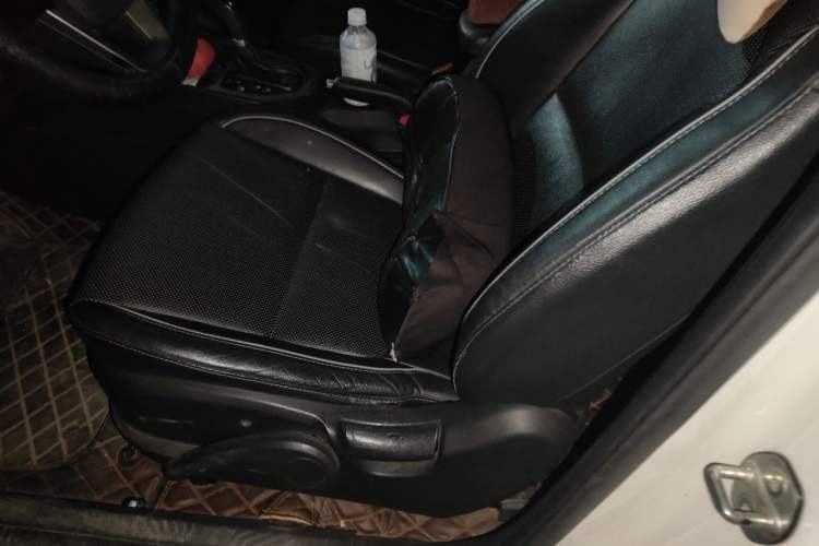 Used Hyundai ix25 2015 1.6L Automatic Two-Wheel Drive Smart GLS Trim Left Front Seat