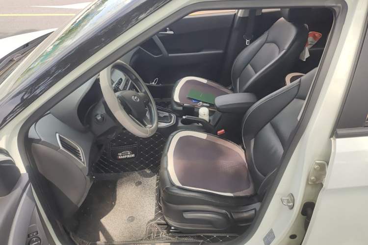 Used Hyundai ix25 2015 1.6L Automatic Two-Wheel Drive Smart GLS Trim Left Front Seat