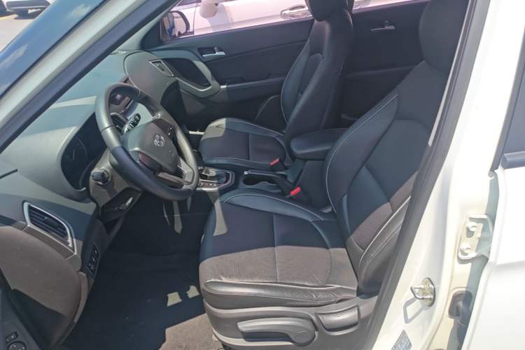 Used Hyundai ix25 2015 1.6L Automatic Two-Wheel Drive Smart GLS Trim Left Front Seat