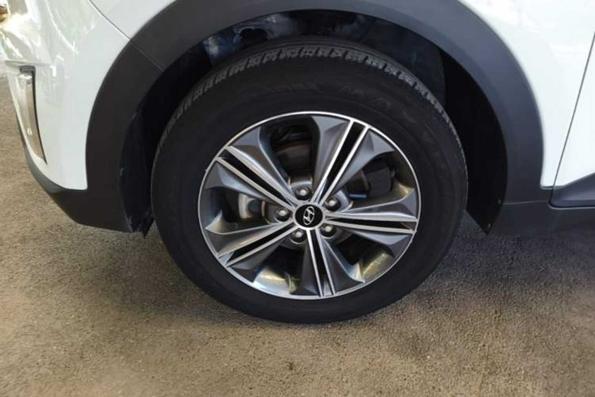 Used Hyundai ix25 2015 1.6L Automatic Two-Wheel Drive Smart GLS Trim Left Front Wheel Hub