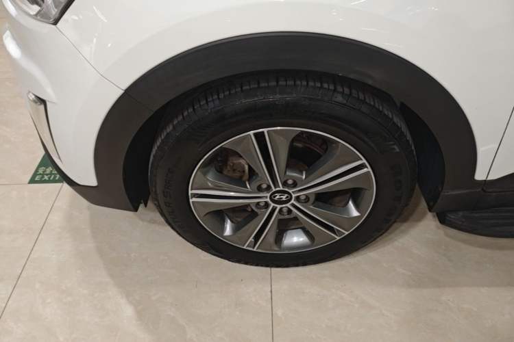 Used Hyundai ix25 2015 1.6L Automatic Two-Wheel Drive Smart GLS Trim Left Front Wheel Hub