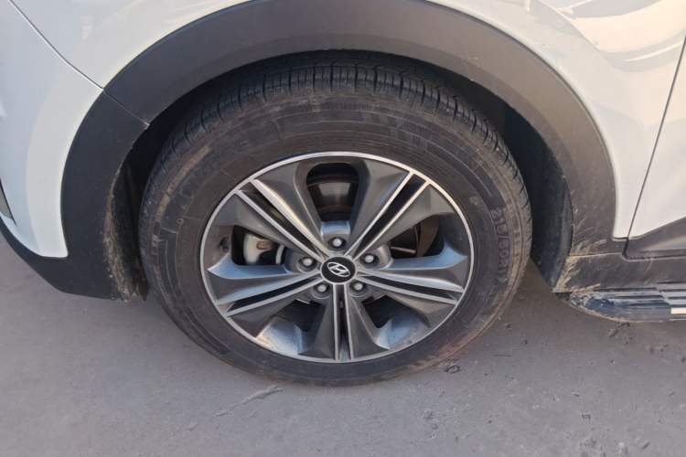 Used Hyundai ix25 2015 2.0L Automatic Two-Wheel Drive Intelligent GLS Left Front Wheel Hub