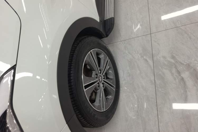 Used Hyundai ix25 2015 1.6L Automatic Two-Wheel Drive Smart GLS Trim Left Front Wheel Hub