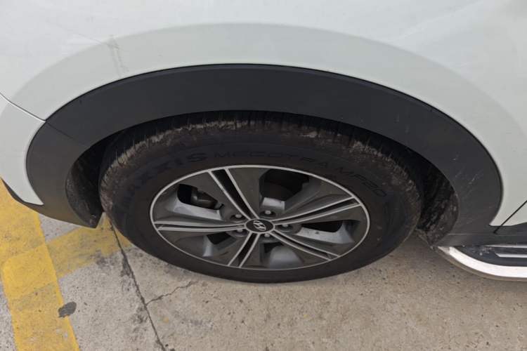 Used Hyundai ix25 2015 1.6L Automatic Two-Wheel Drive Smart GLS Trim Left Front Wheel Hub