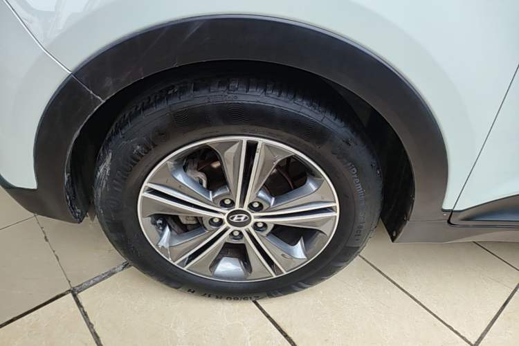 Used Hyundai ix25 2015 1.6L Automatic Two-Wheel Drive Smart GLS Trim Left Front Wheel Hub