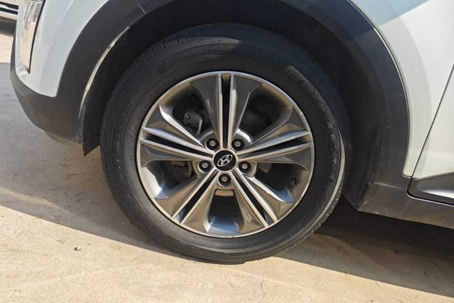 Used Hyundai ix25 2015 1.6L Automatic Two-Wheel Drive Smart GLS Trim Left Front Wheel Hub