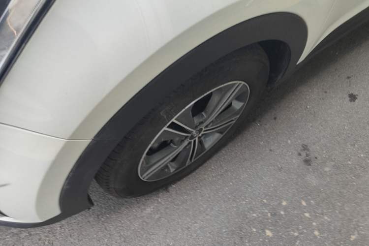 Used Hyundai ix25 2015 1.6L Automatic Two-Wheel Drive Smart GLS Trim Left Front Wheel Hub
