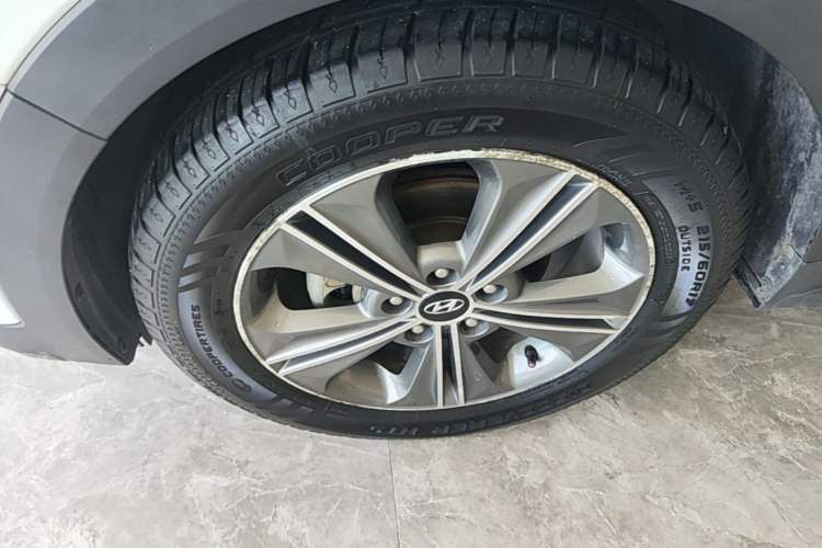 Used Hyundai ix25 2015 1.6L Automatic Two-Wheel Drive Smart GLS Trim Left Front Wheel Hub