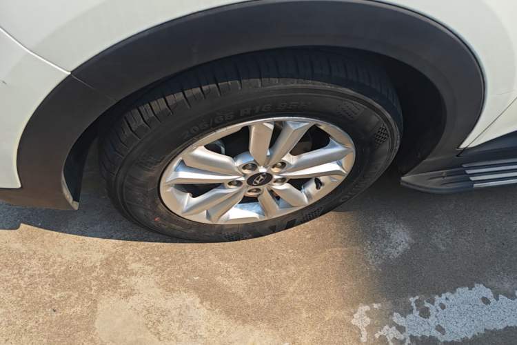 Used Hyundai ix25 2015 1.6L Manual Two-Wheel Drive Fashionable GS Model Left Front Wheel Hub