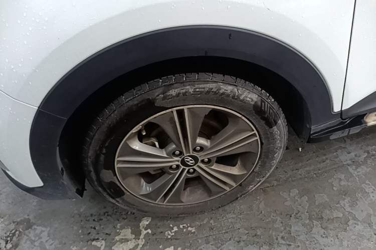 Used Hyundai ix25 2015 1.6L Automatic Two-Wheel Drive Smart GLS Trim Left Front Wheel Hub