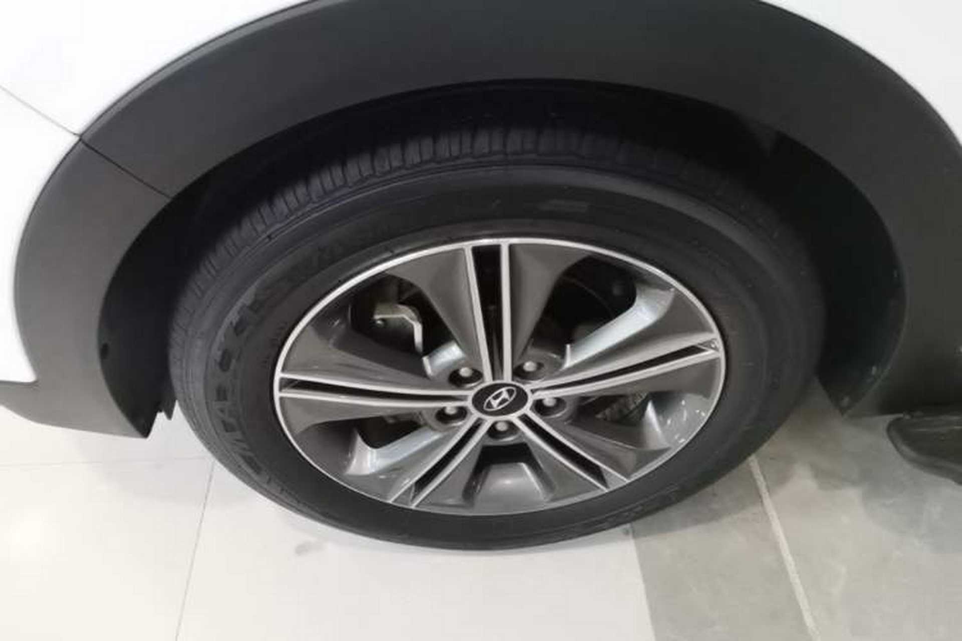 Used Hyundai ix25 2015 1.6L Automatic Two-Wheel Drive Smart GLS Trim Left Front Wheel Hub