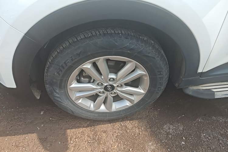 Used Hyundai ix25 2015 1.6L Manual Two-Wheel Drive Fashionable GS Model Left Front Wheel Hub