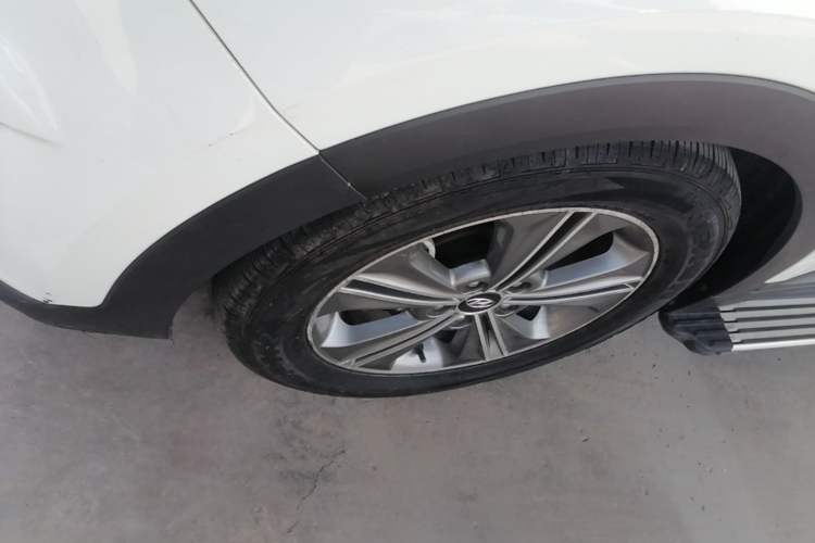 Used Hyundai ix25 2015 2.0L Automatic Two-Wheel Drive Intelligent GLS Left Front Wheel Hub