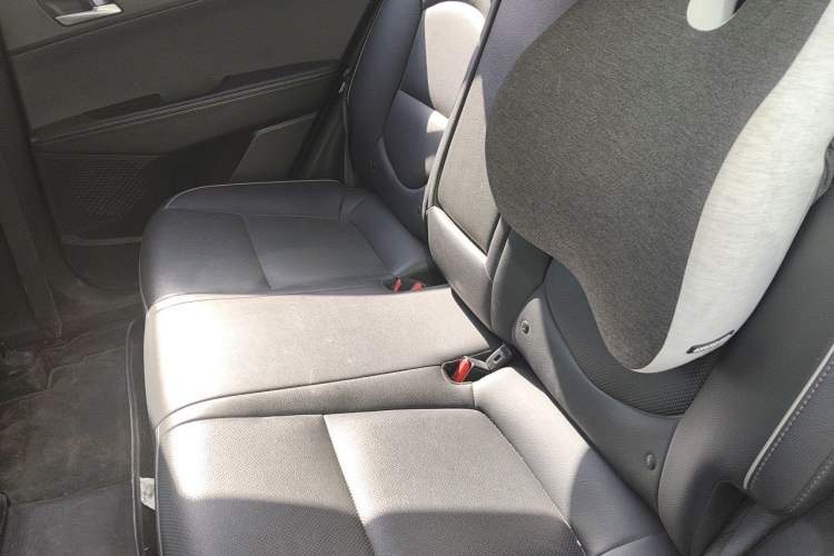Used Hyundai ix25 2015 1.6L Automatic Two-Wheel Drive Smart GLS Trim Left Rear Seat