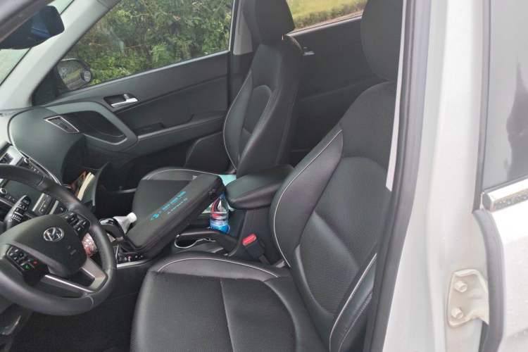Used Hyundai ix25 2015 1.6L Automatic Two-Wheel-Drive Deluxe DLX Model Left Rear Seat
