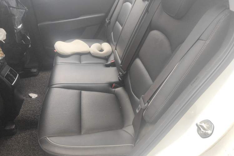 Used Hyundai ix25 2015 1.6L Automatic Two-Wheel-Drive Deluxe DLX Model Left Rear Seat