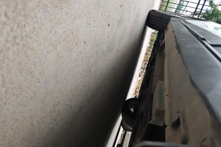 Used Hyundai ix25 2015 1.6L Automatic Two-Wheel Drive Smart GLS Trim Left Side Sill