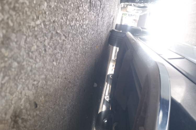 Used Hyundai ix25 2015 1.6L Automatic Two-Wheel Drive Smart GLS Trim Left Side Sill