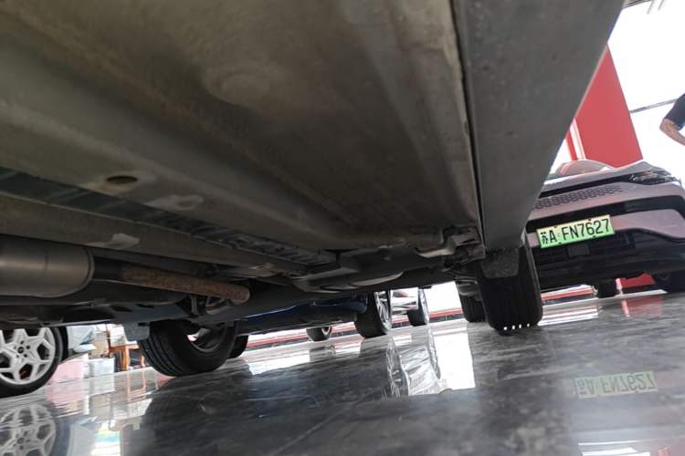 Used Hyundai ix25 2015 1.6L Automatic Two-Wheel Drive Smart GLS Trim Left Side Sill