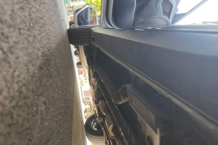 Used Hyundai ix25 2015 1.6L Automatic Two-Wheel Drive Smart GLS Trim Left Side Sill