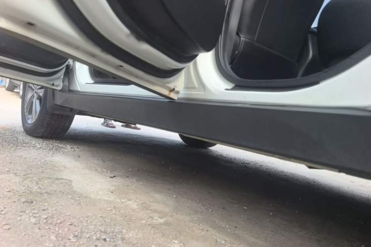 Used Hyundai ix25 2015 1.6L Automatic Two-Wheel Drive Smart GLS Trim Left Side Sill