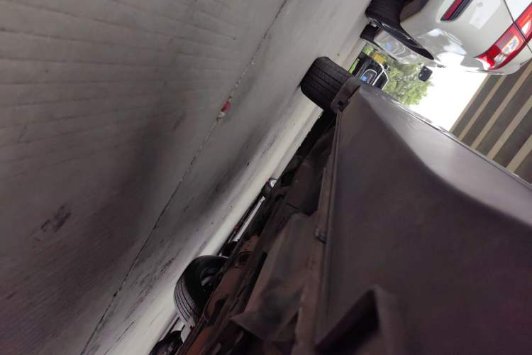 Used Hyundai ix25 2015 1.6L Automatic Two-Wheel Drive Smart GLS Trim Left Side Sill