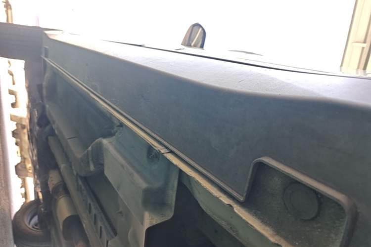 Used Hyundai ix25 2015 1.6L Automatic Two-Wheel Drive Smart GLS Trim Left Side Sill