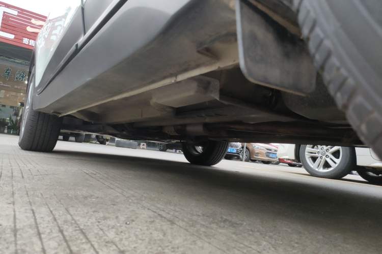 Used Hyundai ix25 2015 1.6L Automatic Two-Wheel Drive Smart GLS Trim Left Side Sill