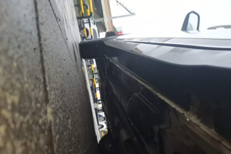 Used Hyundai ix25 2015 1.6L Automatic Two-Wheel Drive Smart GLS Trim Left Side Sill