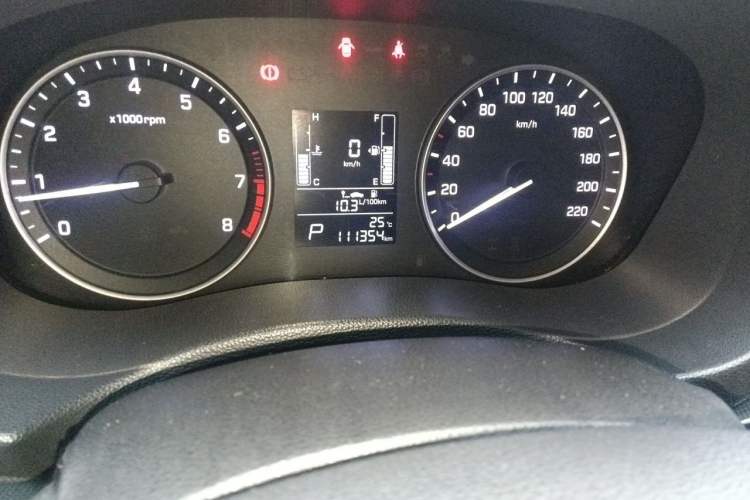 Used Hyundai ix25 2015 1.6L Automatic Two-Wheel Drive Smart GLS Trim Odometer Close Up