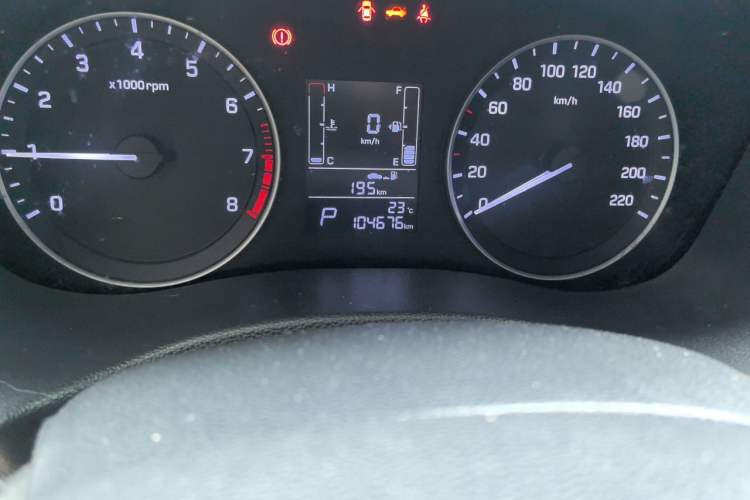 Used Hyundai ix25 2015 1.6L Automatic Two-Wheel Drive Smart GLS Trim Odometer Close Up