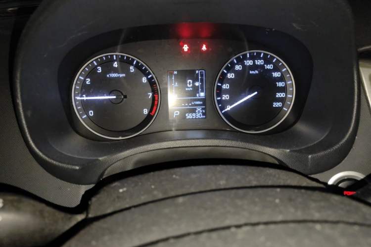 Used Hyundai ix25 2015 1.6L Automatic Two-Wheel Drive Smart GLS Trim Odometer Close Up