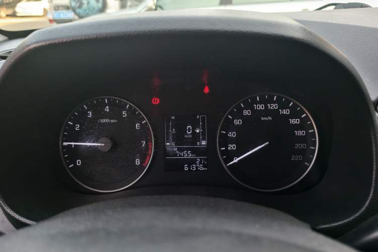 Used Hyundai ix25 2015 1.6L Manual Two-Wheel Drive Fashionable GS Model Odometer Close Up