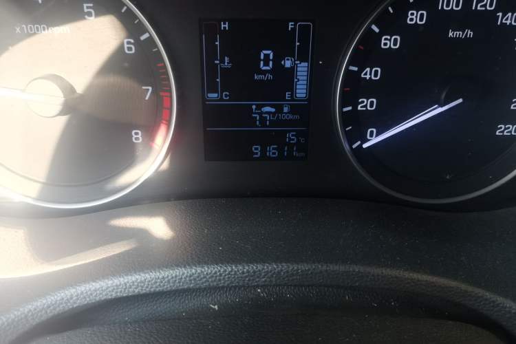 Used Hyundai ix25 2015 1.6L Manual Two-Wheel Drive Fashionable GS Model Odometer Close Up