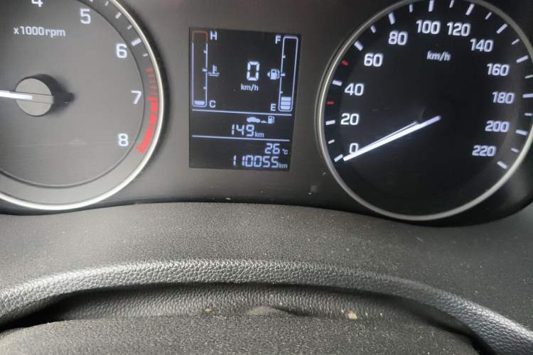 Used Hyundai ix25 2015 1.6L Manual Two-Wheel Drive Fashionable GS Model Odometer Close Up