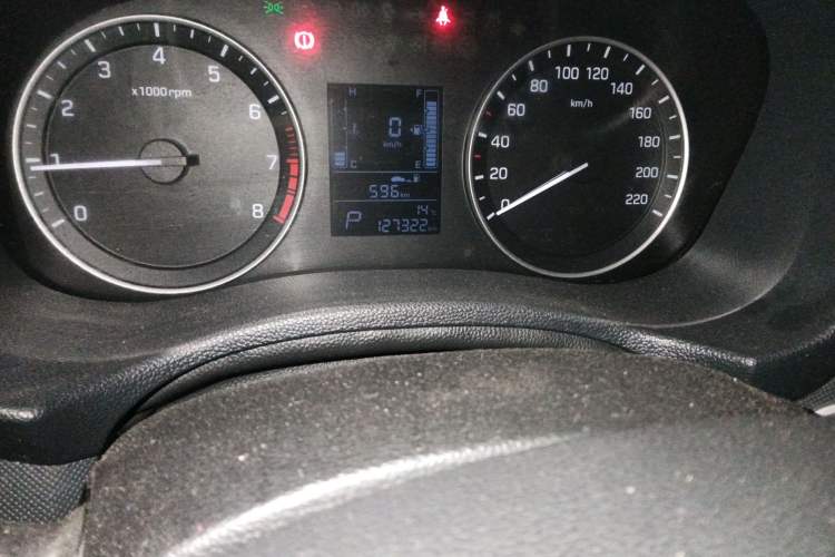 Used Hyundai ix25 2015 1.6L Automatic Two-Wheel Drive Smart GLS Trim Odometer Close Up