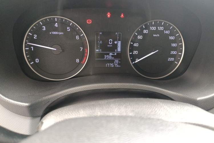 Used Hyundai ix25 2015 1.6L Manual Two-Wheel Drive Fashionable GS Model Odometer Close Up