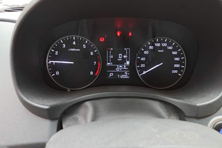 Used Hyundai ix25 2015 1.6L Automatic Two-Wheel Drive Smart GLS Trim Odometer Close Up