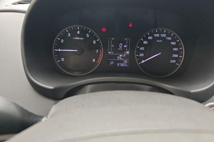 Used Hyundai ix25 2015 1.6L Automatic Two-Wheel Drive Smart GLS Trim Odometer Close Up