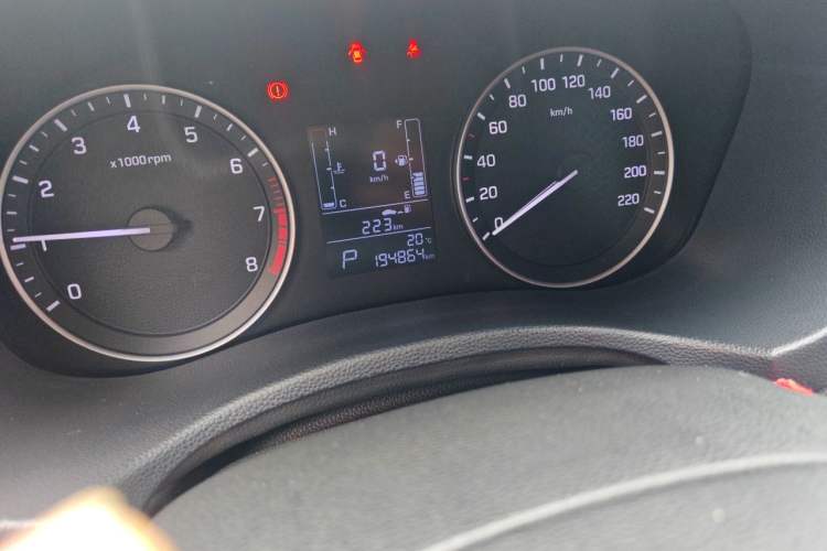 Used Hyundai ix25 2015 1.6L Automatic Two-Wheel Drive Smart GLS Trim Odometer Close Up