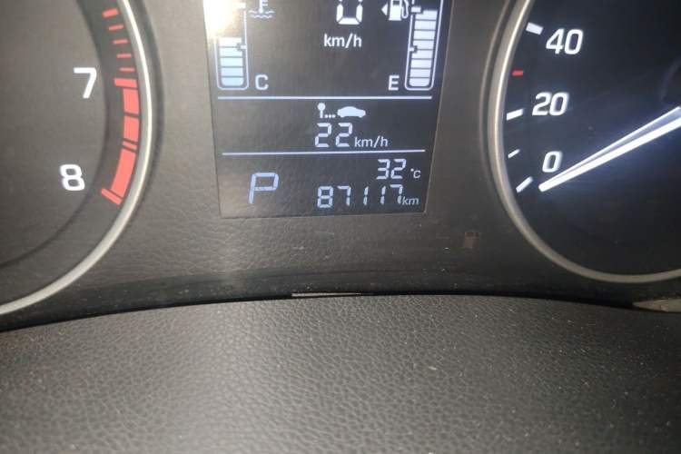 Used Hyundai ix25 2015 1.6L Automatic Two-Wheel Drive Smart GLS Trim Odometer Close Up