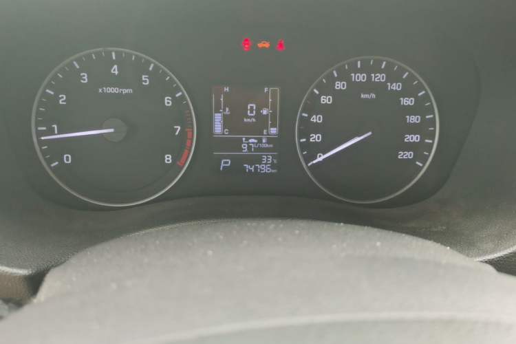 Used Hyundai ix25 2015 1.6L Automatic Two-Wheel Drive Smart GLS Trim Odometer Close Up
