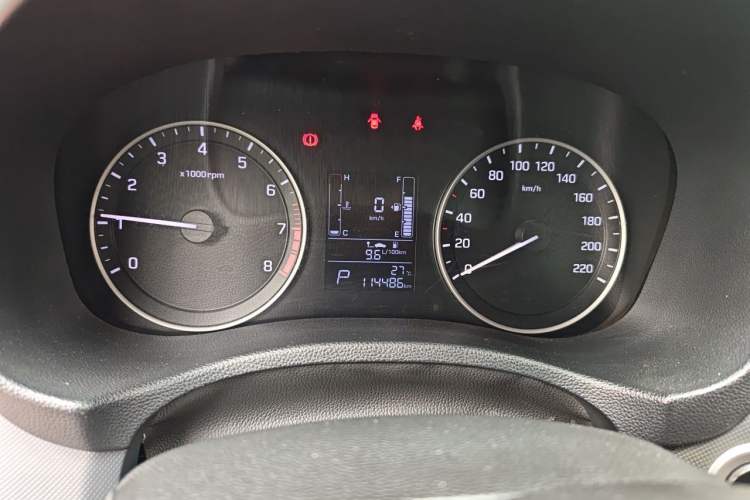 Used Hyundai ix25 2015 1.6L Automatic Two-Wheel Drive Smart GLS Trim Odometer Close Up