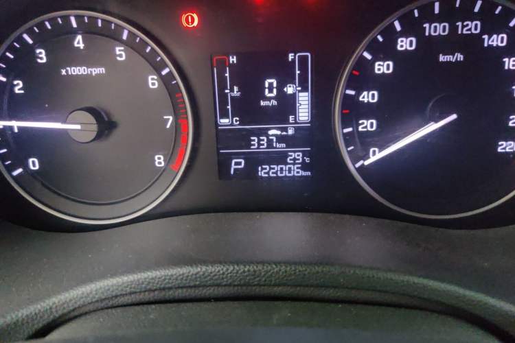 Used Hyundai ix25 2015 1.6L Automatic Two-Wheel Drive Smart GLS Trim Odometer Close Up