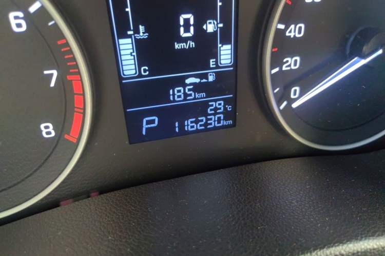 Used Hyundai ix25 2015 1.6L Automatic Two-Wheel Drive Smart GLS Trim Odometer Close Up