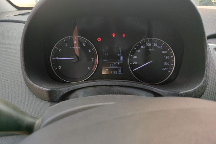 Used Hyundai ix25 2015 1.6L Automatic Two-Wheel Drive Smart GLS Trim Odometer Close Up