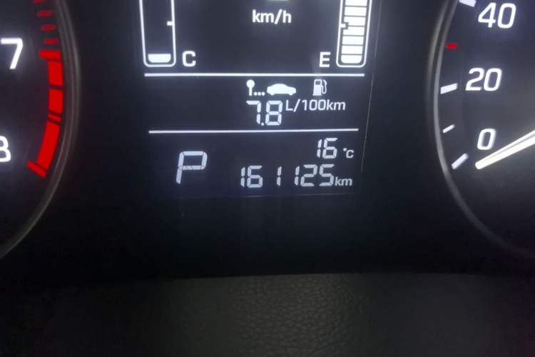 Used Hyundai ix25 2015 2.0L Automatic Two-Wheel Drive Intelligent GLS Odometer Close Up