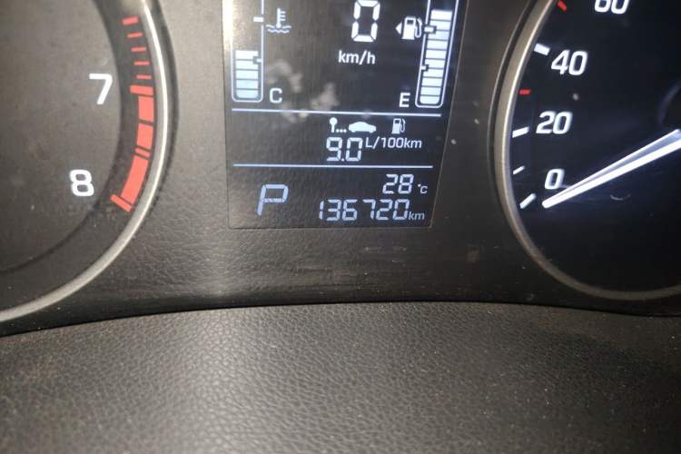 Used Hyundai ix25 2015 1.6L Automatic Two-Wheel Drive Smart GLS Trim Odometer Close Up