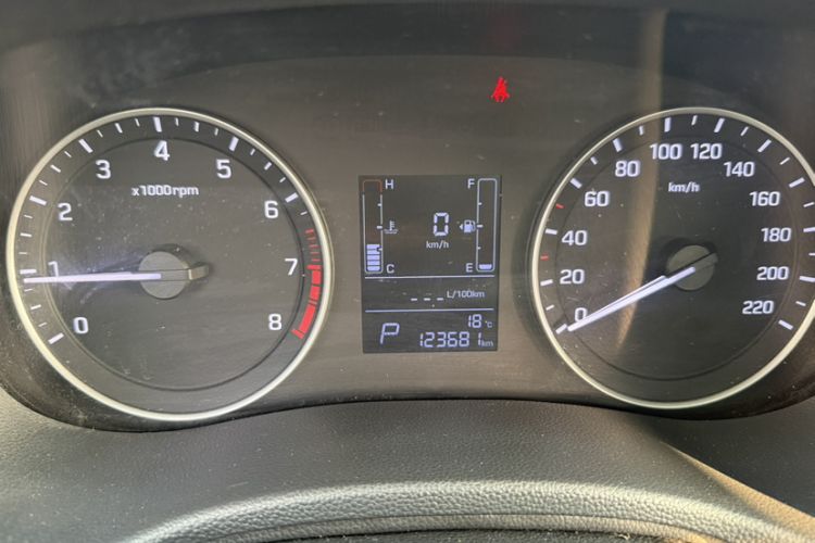 Used Hyundai ix25 2015 1.6L Automatic Two-Wheel Drive Smart GLS Trim Odometer Close Up