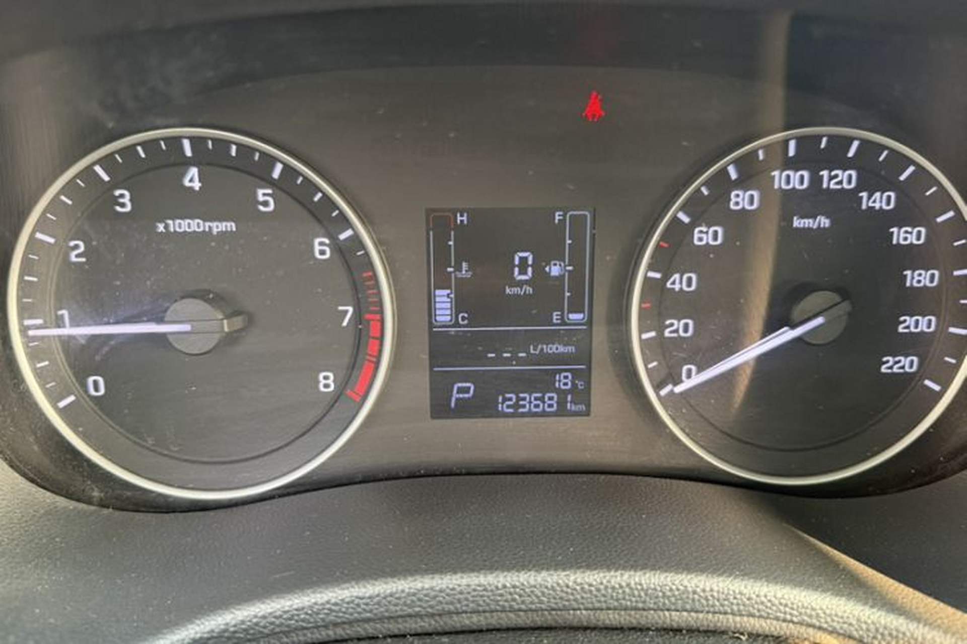 Used Hyundai ix25 2015 1.6L Automatic Two-Wheel Drive Smart GLS Trim Odometer Close Up